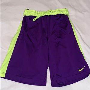Nike Youth L basketball shorts